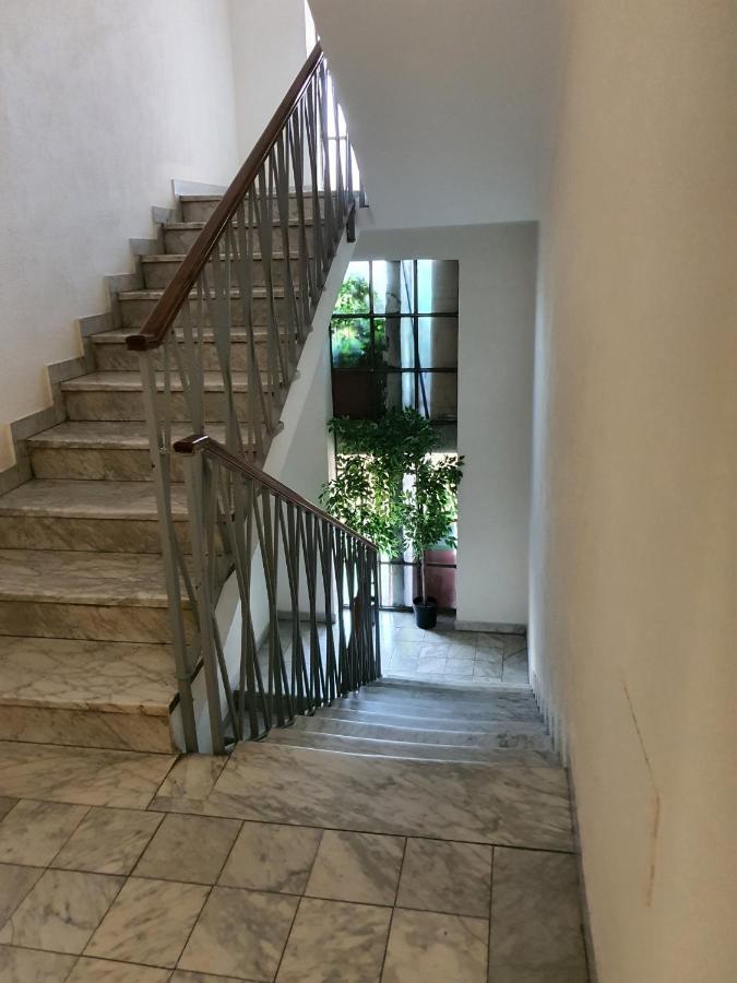 Cristel Apartment - 15 Min Da Milano Cormano Bagian luar foto